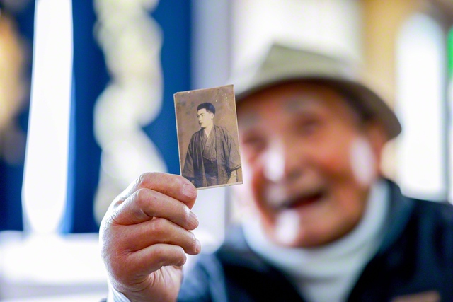 若かりし頃の山下さんの写真。「もてたんや！」を連発する103歳