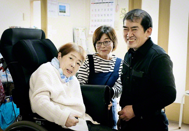 左から母・幸子さん、妻・れい子さん、三浦さん