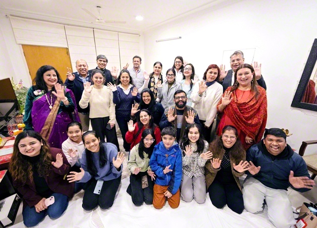 仲良き団結で前進するサリタ・ビハール・ポケットK地区の友。社会や地域に、友情の輪を大きく広げる