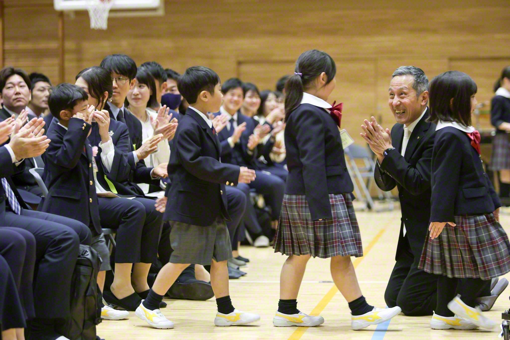 関西創価小学校の入学式