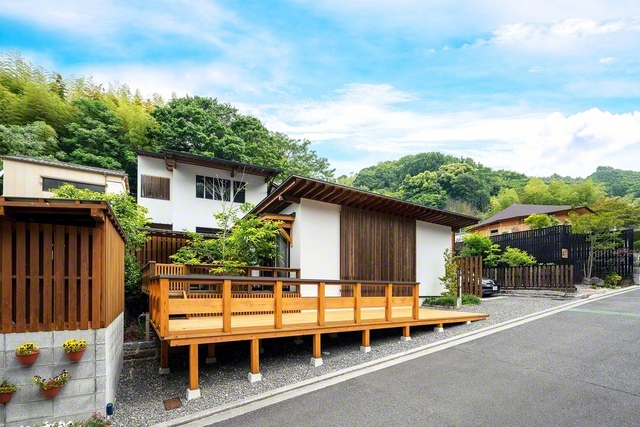 道後温泉の程近く。夏井さんが庵主を務める句会場の伊月庵（夏井＆カンパニー提供）