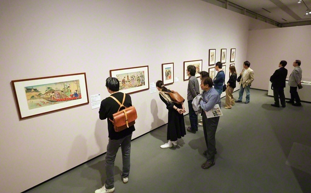 近代木版画の軌跡をたどる特別展「よみがえる浮世絵スピリット」。来場者からは「時代とともに表現が移り変わる美人画や風景画は見応えがありました」などの感想が寄せられた（東京富士美術館で）