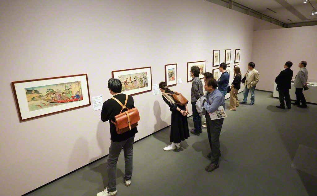 近代木版画の軌跡をたどる特別展「よみがえる浮世絵スピリット」。来場者からは「時代とともに表現が移り変わる美人画や風景画は見応えがありました」などの感想が寄せられた（東京富士美術館で）