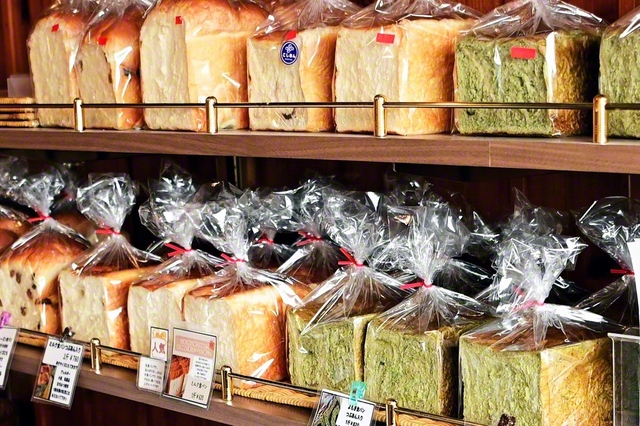 イチ推しは、そのままでもおいしい「食パン」。季節限定の味も楽しめる