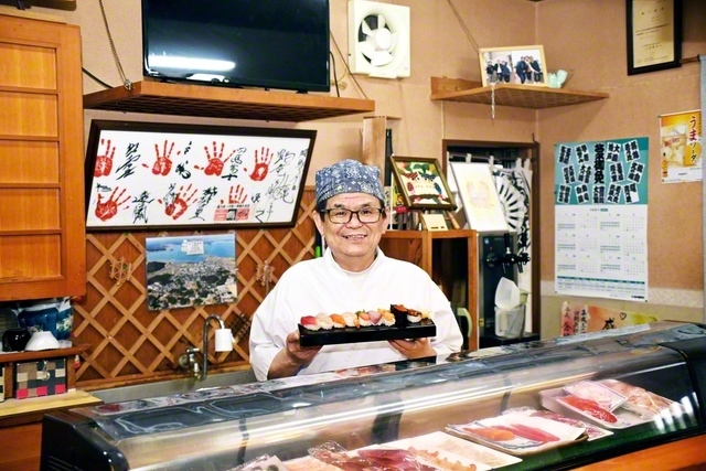 「地元の皆さんに気軽に立ち寄ってもらえる店でありたい」と岡馬さん