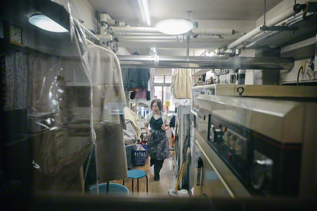 年季の入った機械がクリーニング店の歴史を物語っている