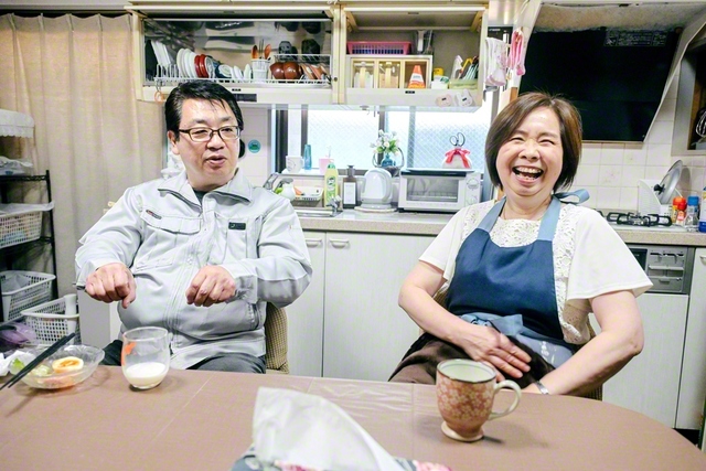 みどりさん㊨は夫・勝利さんと、一日の大半をともにする。「にぎやかな夫と長年いると、おとなしい性格だった私も、いつの間にか明るくなっていました」と