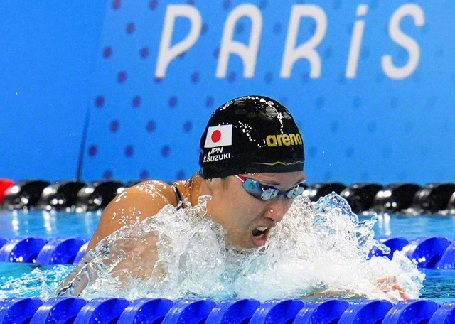 パリ五輪200メートル平泳ぎ決勝で力泳（2024年8月）＝写真:共同通信社