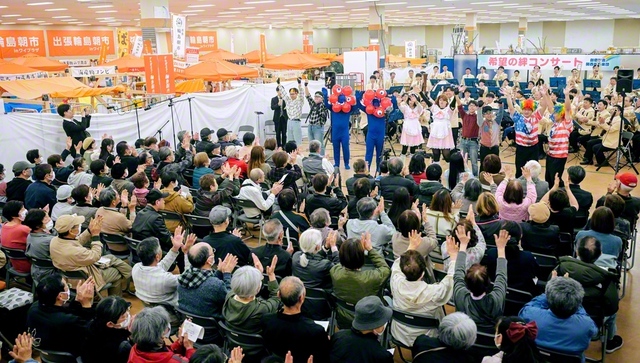 関西吹奏楽団の「希望の絆」コンサート。復興への祈りを込めた音色が会場を包んだ（石川・輪島市で）