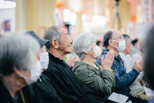 来場者が“関吹”の音色に聴き入る（石川・輪島市で）