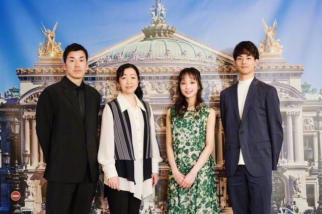 左から、振付演出家の金森穣さん、東京バレエ団団長の斎藤友佳理さん、同バレエ団プリンシパルの秋山瑛さん、ファーストソリストの大塚卓さん＝photo:Yuji　Namba