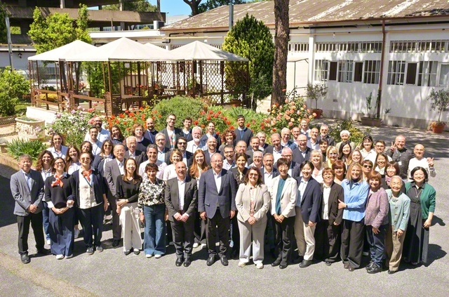 イタリア最高協議会の参加者が広布拡大への誓い新たに（ローマ文化会館で）