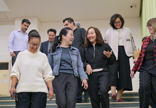 ブラジル出身メンバーの座談会で（前列左から2人目がバショさん）