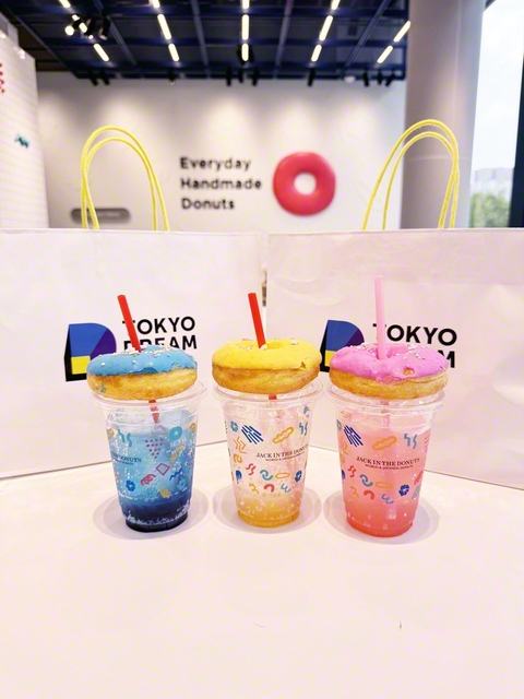 ドーナツと炭酸の組み合わせは絶妙