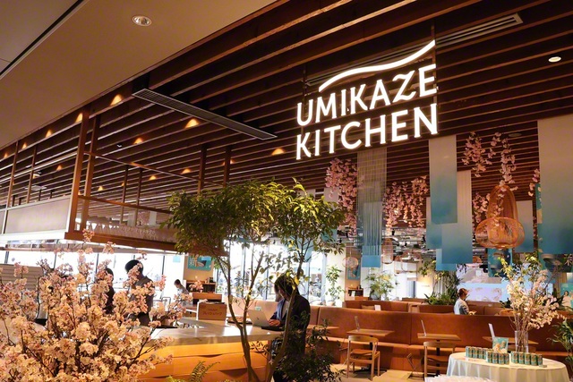 心地よい時間が流れる「UMIKAZE KITCHEN」