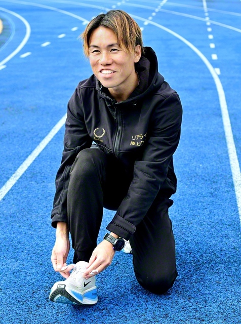 「寝ても覚めても頭の中は、陸上のことばかりです」と練習前の沼口さん。希望する生徒には送り迎えも行っている
