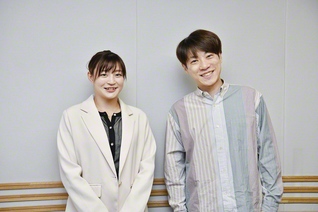 横山だいすけさん㊨と角田夏実さん