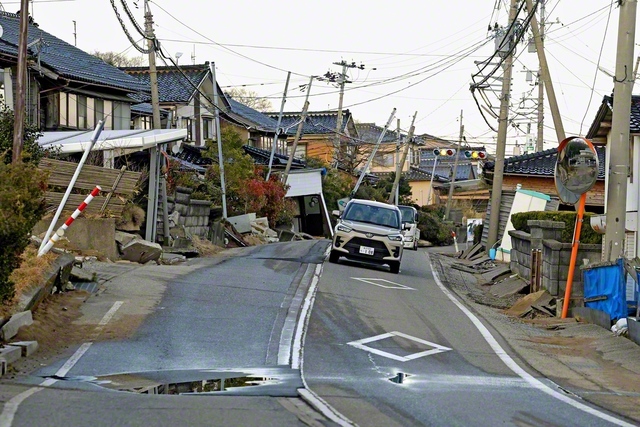 能登半島地震の液状化とみられる被害（2024年1月、石川県内灘町）