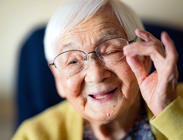「べっぴんしゃんに撮ってね」と明るい郁子さん。その一言で、ぱっと空気が和らいだ