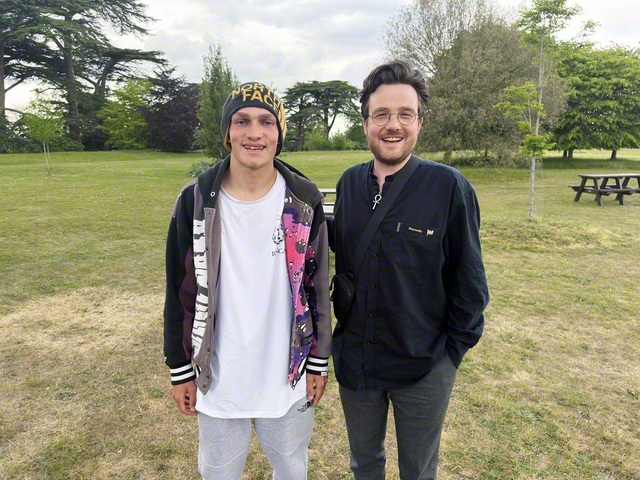 サミュエル・コピンズさん㊨とイーサン・ルイスさん