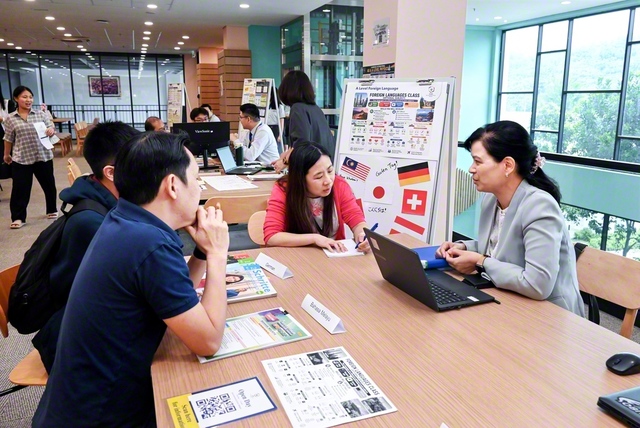 教職員による受験相談も行われた