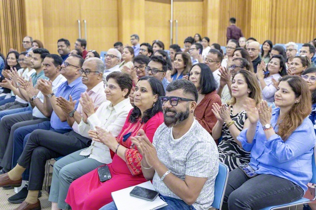 一人を大切にする真心を胸に前進するインドの統監部の友（同）