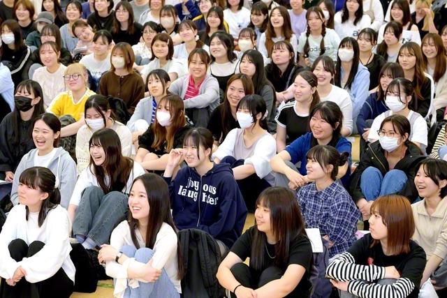 真心の励ましを広げる女性部八王子特区の友（創大・松風センターで）