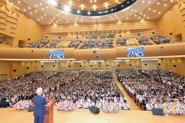 5・3「創価学会の日」「創価学会母の日」を祝う韓国の本部幹部会（ソウルの池田記念講堂で）