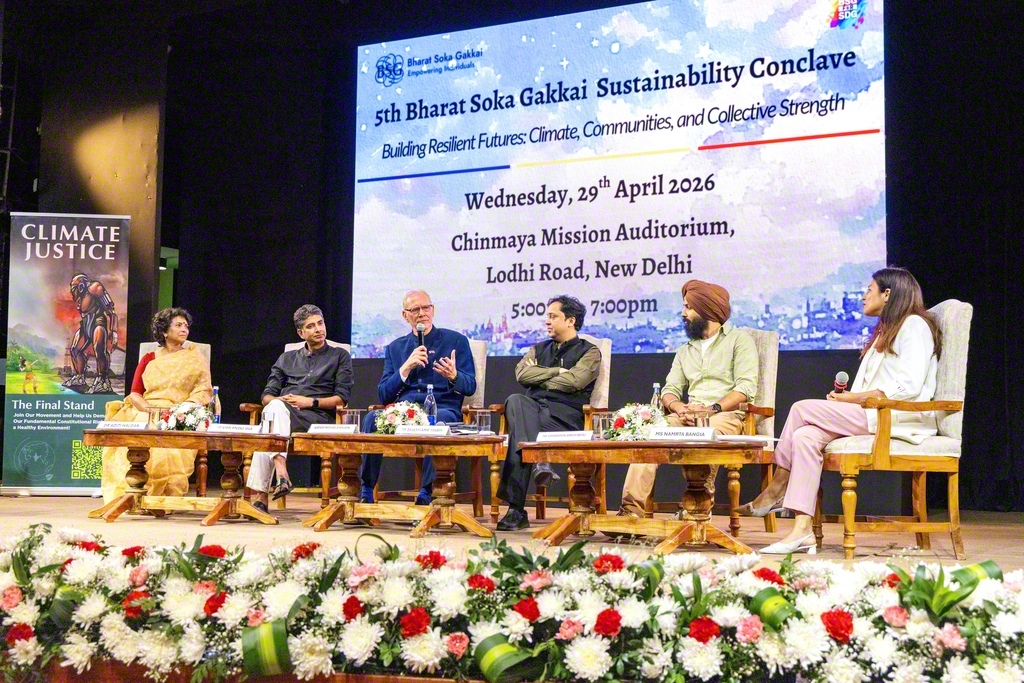 インド・ニューデリーで開催されたBSG主催の第5回「持続可能な社会を巡る会議」。パネルディスカッションでは公共政策の専門家や環境活動家などが登壇し、議論が行われた（4月29日）