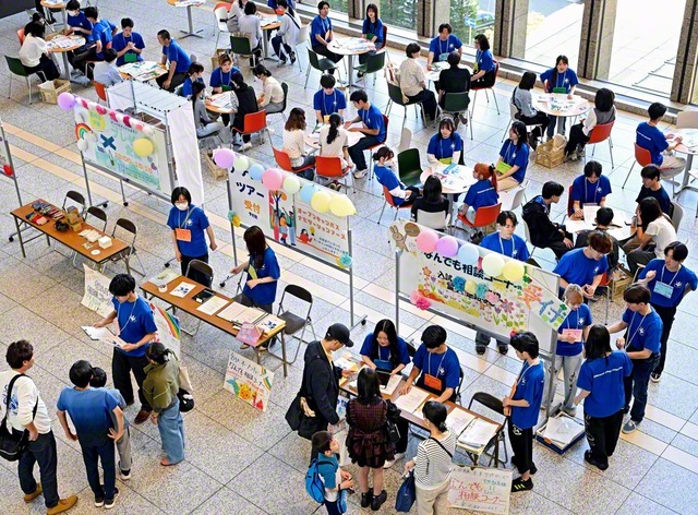 5月に行われた創価大学のオープンキャンパス。「なんでも相談コーナー」では、在学生が疑問や悩みに答える