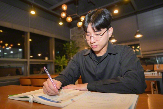 時間を割いて自身のスキルアップに努める