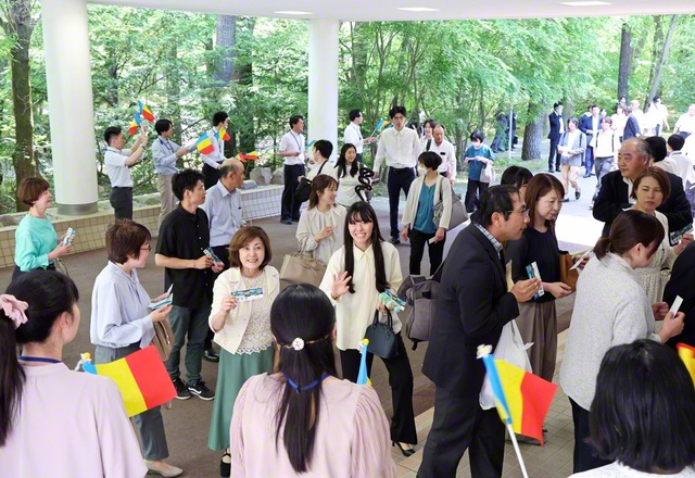 長野、新潟の各地から喜々として集った友。佐渡の地からも参加者が