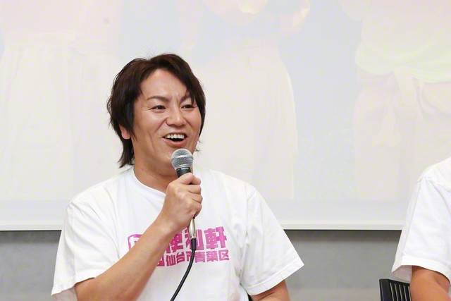 今後の目標について語る狩野英孝