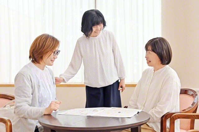 老若男女が集った福島文化会館では、あちらこちらに励ましの輪ができた。ある友人は“ママ友”の女性部員の誘いで試験に臨んだ。「深い生命哲学に触れ、心が洗われる思いです。学んだことを毎日の生活の中で生かしていきたいです」と研さんの日々を振り返った