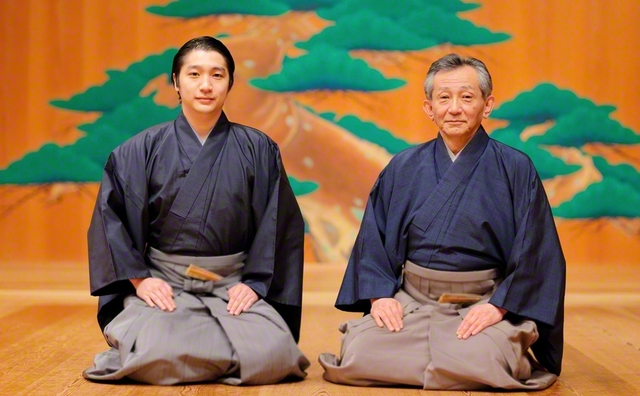 二十六世観世宗家の観世清和さん㊨と嫡男の観世三郎太さん
