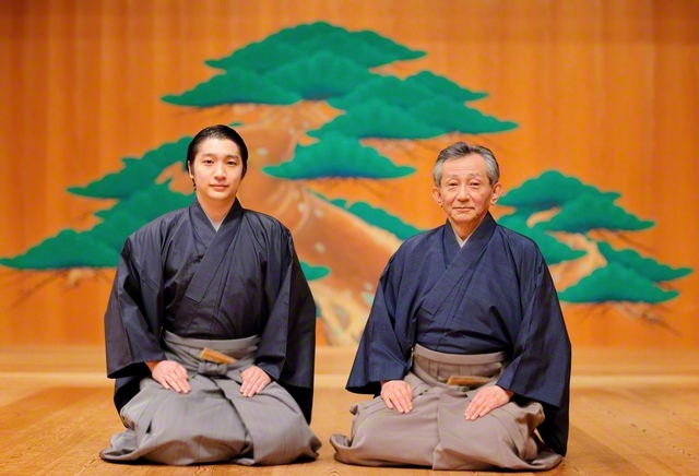 二十六世観世宗家の観世清和さん㊨と嫡男の観世三郎太さん