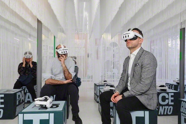 「核兵器のない世界のために人類の精神変革を」展。VR（仮想現実）技術を用いて、被爆の実相に触れることができる
