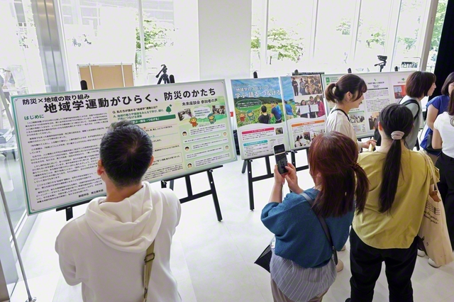 東北青年部の“地域学”運動の展示。地域住民の絆の重要性を紹介した（同）