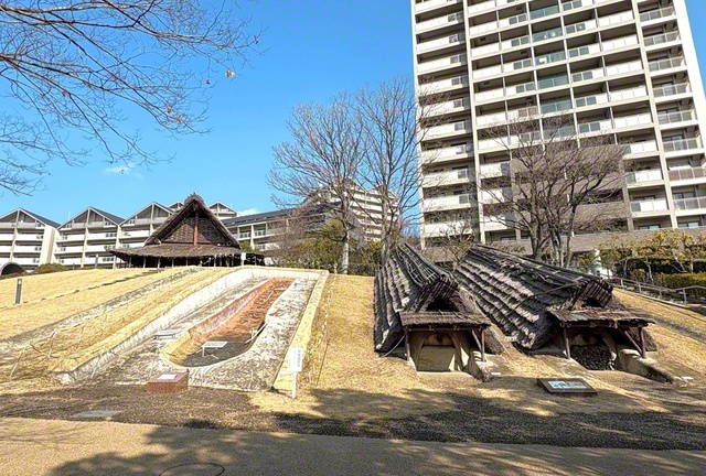 埴輪を焼いた窯や工房が再現されている