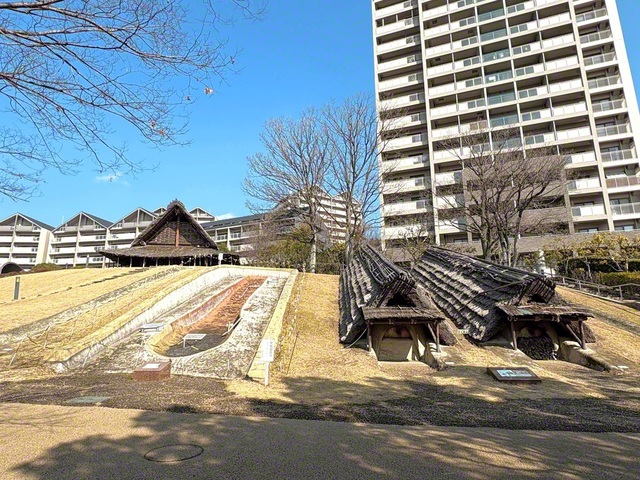 埴輪を焼いた窯や工房が再現されている