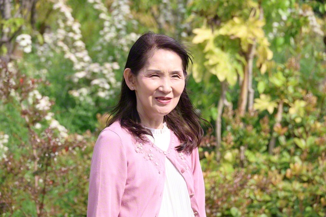 どんな時も夫と娘の幸せを祈り、支え続けた母・真弓さん。地区の同志と心を合わせ、きょうも地域広布に歩む
