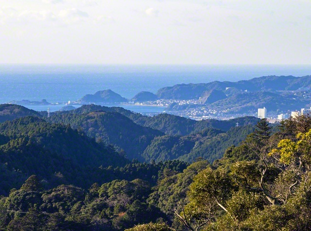 日蓮大聖人が修学を開始された清澄山からの眺望（千葉・鴨川市内）。ここから、真実の仏法を求める旅は始まった