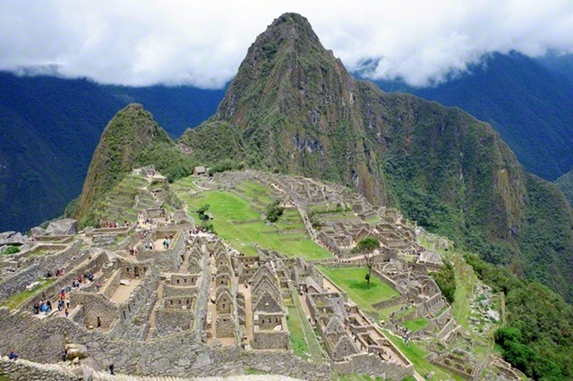 南米ペルーの高地に築かれたインカ帝国の都市遺跡「マチュピチュ」（animangel/PIXTA）