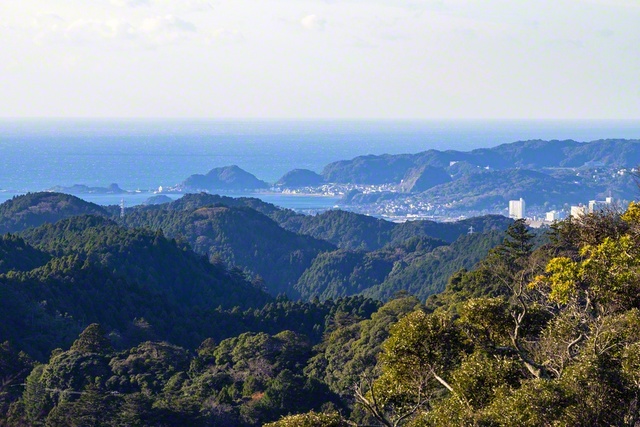 日蓮大聖人が修学を開始された清澄山からの眺望（千葉・鴨川市内）。ここから、真実の仏法を求める旅は始まった