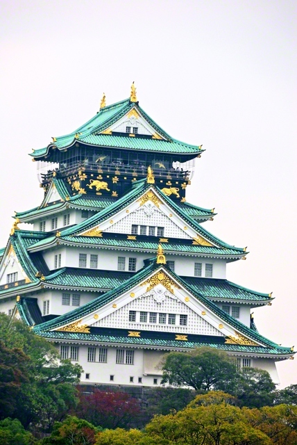 258回目の関西訪問の折、池田先生が撮影した大阪城（2007年11月）。その堂々たる姿は、黄金の民衆城のごとく、そびえ立つ