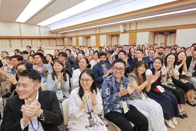 カナダ、オセアニア、東南アジア青年部と首都圏の青年らの交流交歓会（金舞会館で）