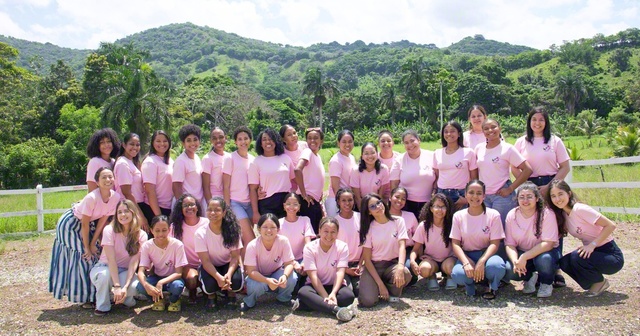 女子部結成75周年を記念する教学研修会に集ったドミニカ共和国の友（モンテ・プラタで）