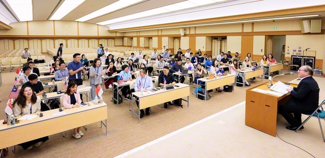 谷川SGI理事長による指導会。世界広布の若きリーダーの求道の心が輝いた（金舞会館で）