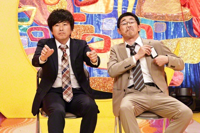 ネタを披露するしずる　©フジテレビ