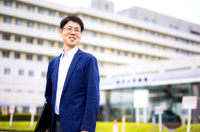 「支えてくださった方々への感謝を胸に、妙法のドクターとして実証を示していきます」。伊藤さんは報恩の誓いに燃える